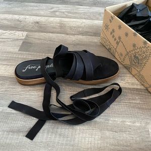 Free people sun valley wrap up sandals, size 40